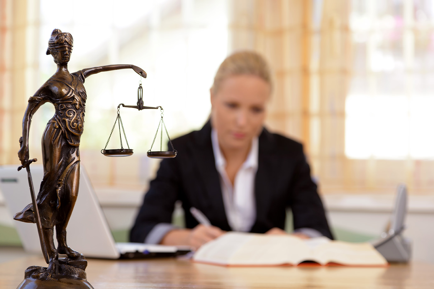 Real Estate Agents, Deducting Legal and Professional Services